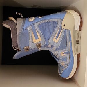 Burton Light Blue and Cream Women's Snowboard Boots